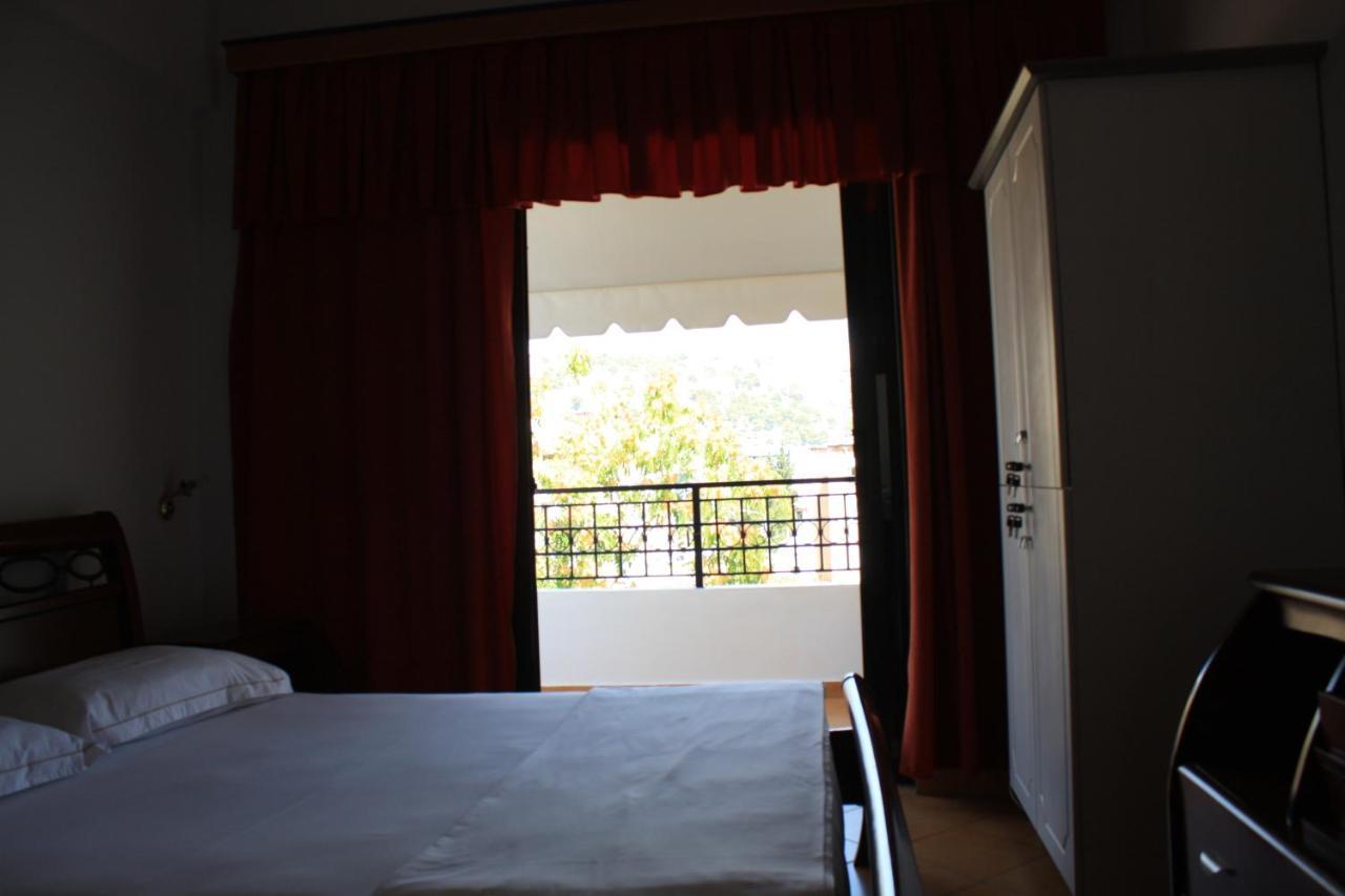 Kanina Hotel&Hostel Sarandë Exterior foto